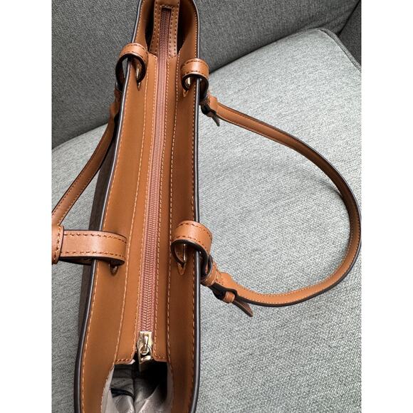 Michael Kors Outlet Jet Set Medium Logo Pocket Tote Bag Logo Brown Corn - Picture 15 of 16
